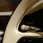 ベントレーのインテリア（ステアリングホイール）