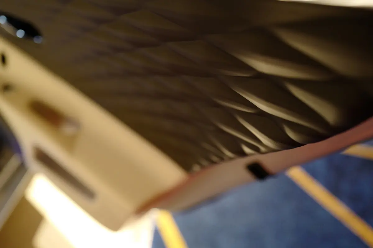 ベントレーのインテリア（ドアインナーパネル）