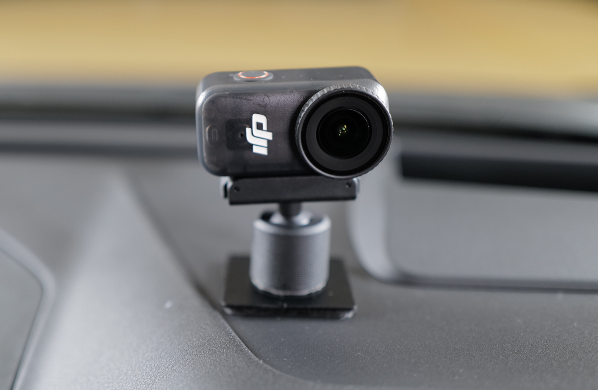 DJI Osmo Nano用に製作したオリジナルのダッシュボード取付マウント