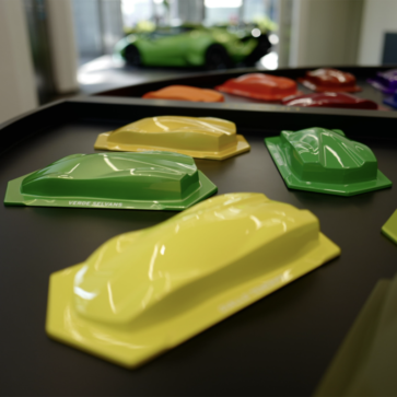 ホワイトのランボルギーニのパーソナリゼーションプログラム、「アドペルソナム」のカラーサンプル