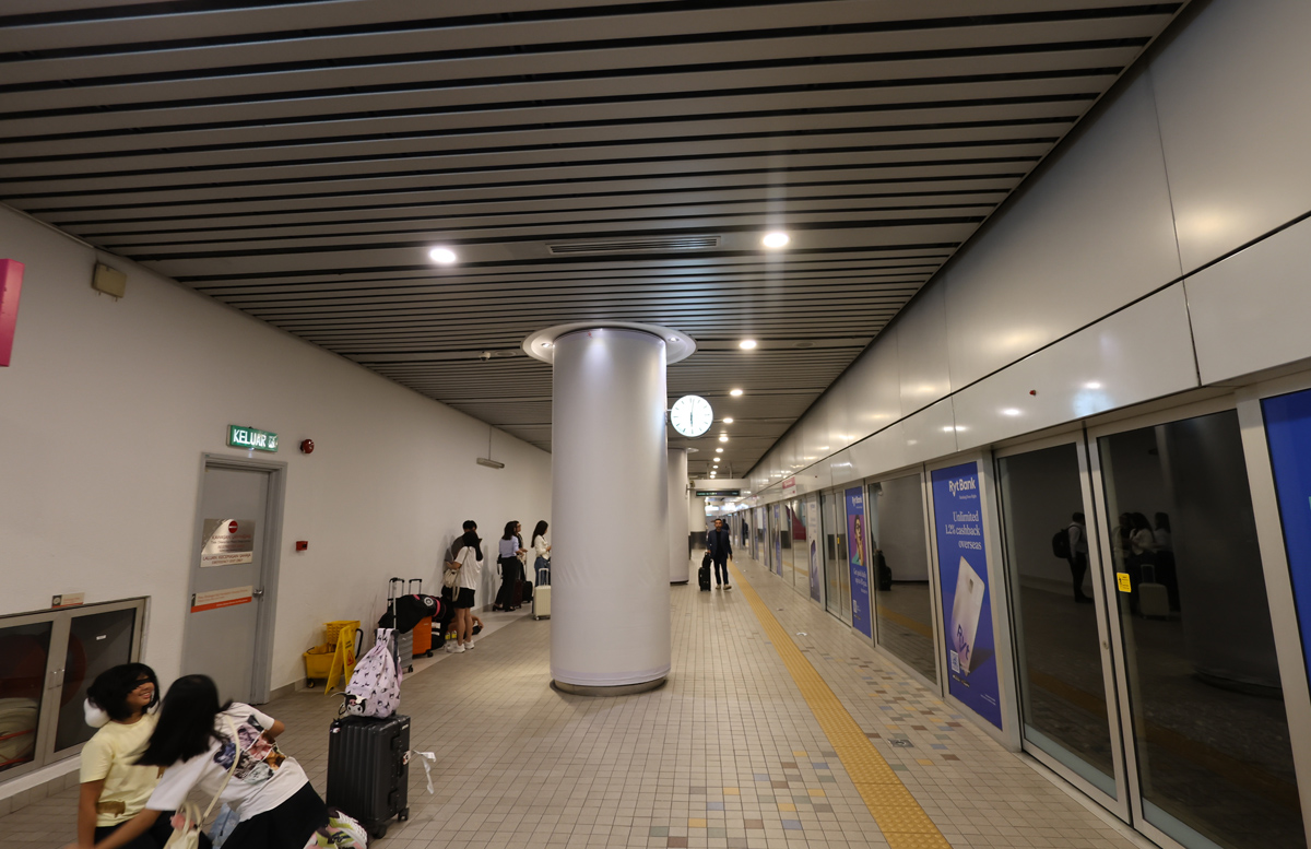 マレーシア クアラルンプール国際空港へと行く空港エクスプレス