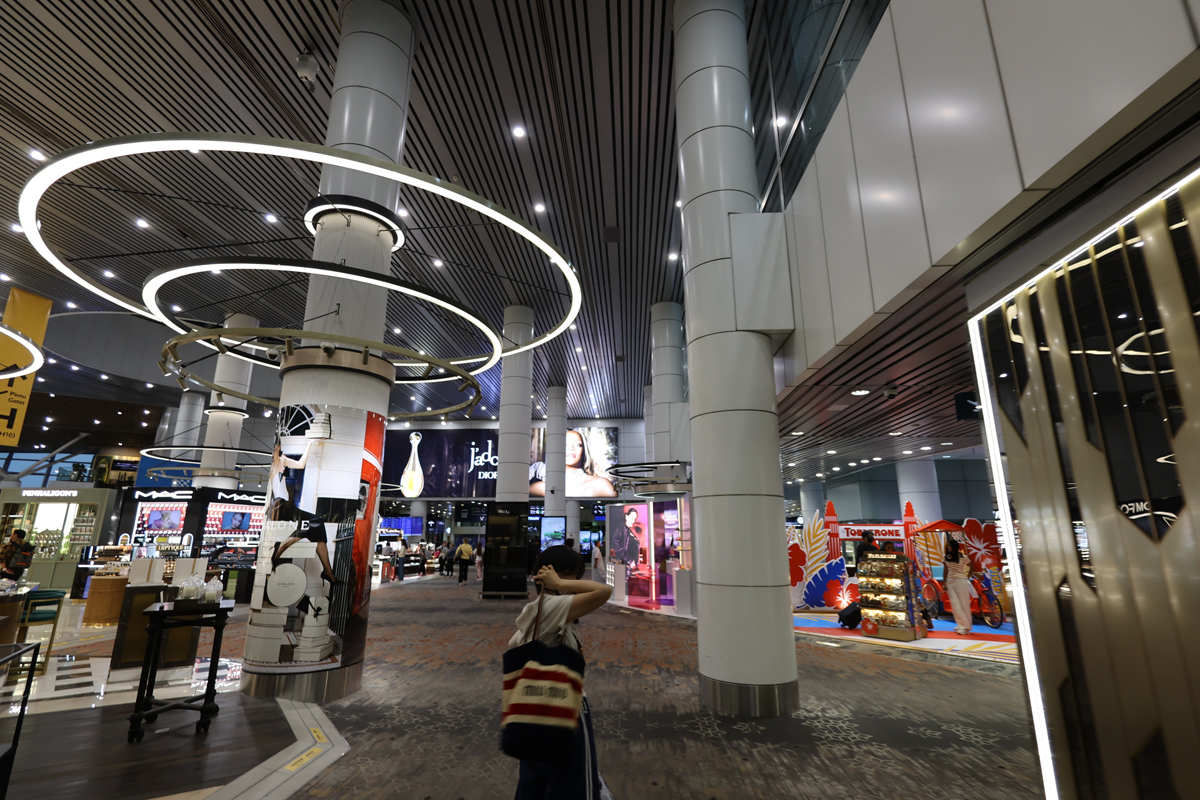 マレーシア クアラルンプール国際空港にて