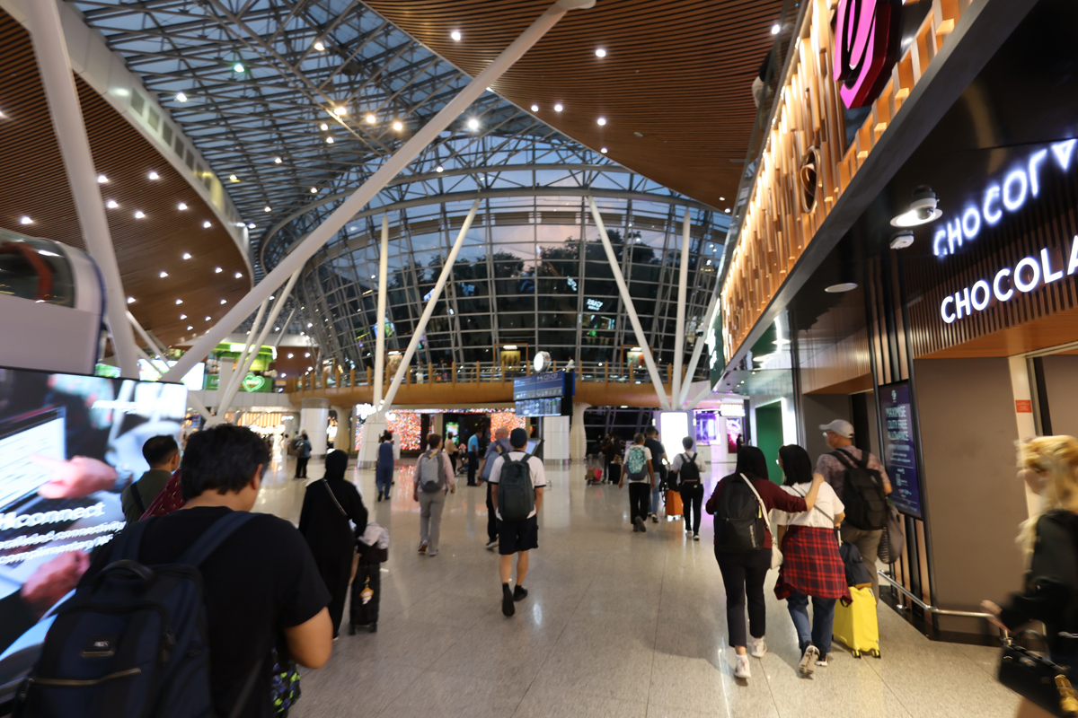 マレーシア クアラルンプール国際空港にて