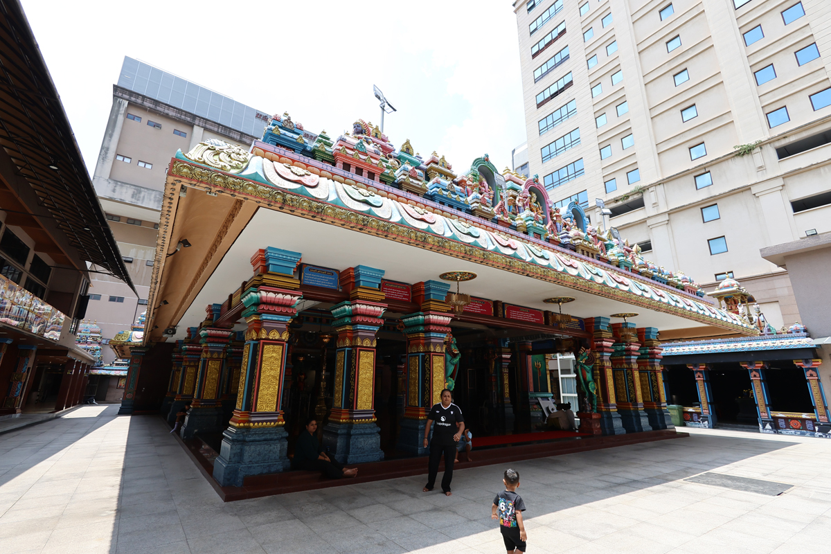 マレーシア クアラルンプールの「スリ マハ マリアマン」インド寺院