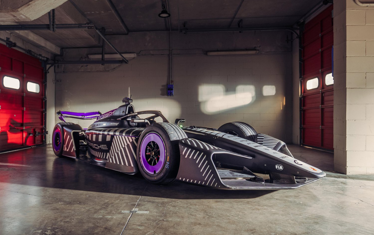 ポルシェの新型フォーミュラEマシン、975RSEの全景