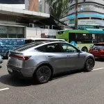 マレーシア クアラルンプールを走るテスラ モデルY