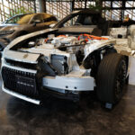 THE CROWN 大阪千里にて、トヨタ クラウン セダン FCEV「カットモデル」のフロント