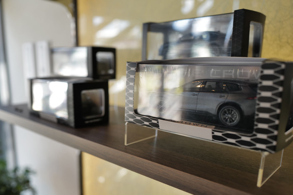 THE CROWN 大阪千里の店内