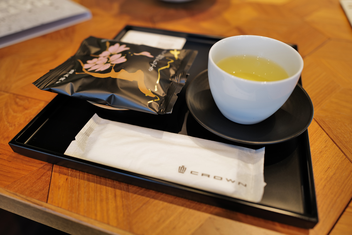 THE CROWN 大阪千里にて、4月のお茶菓子