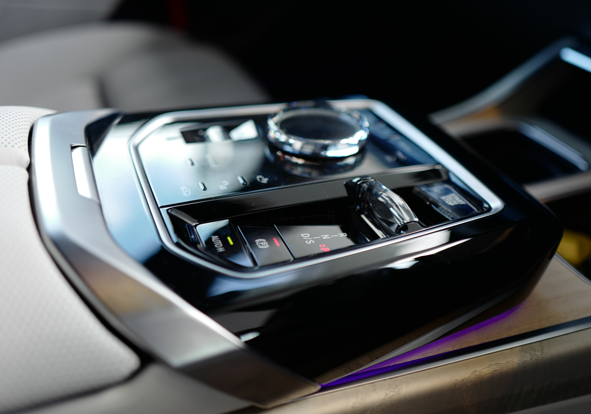 BMW 7シリーズのインテリア（ピアノブラック）