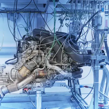 BMWが考案した新しい点火システム「M イグナイト」のテスト風景