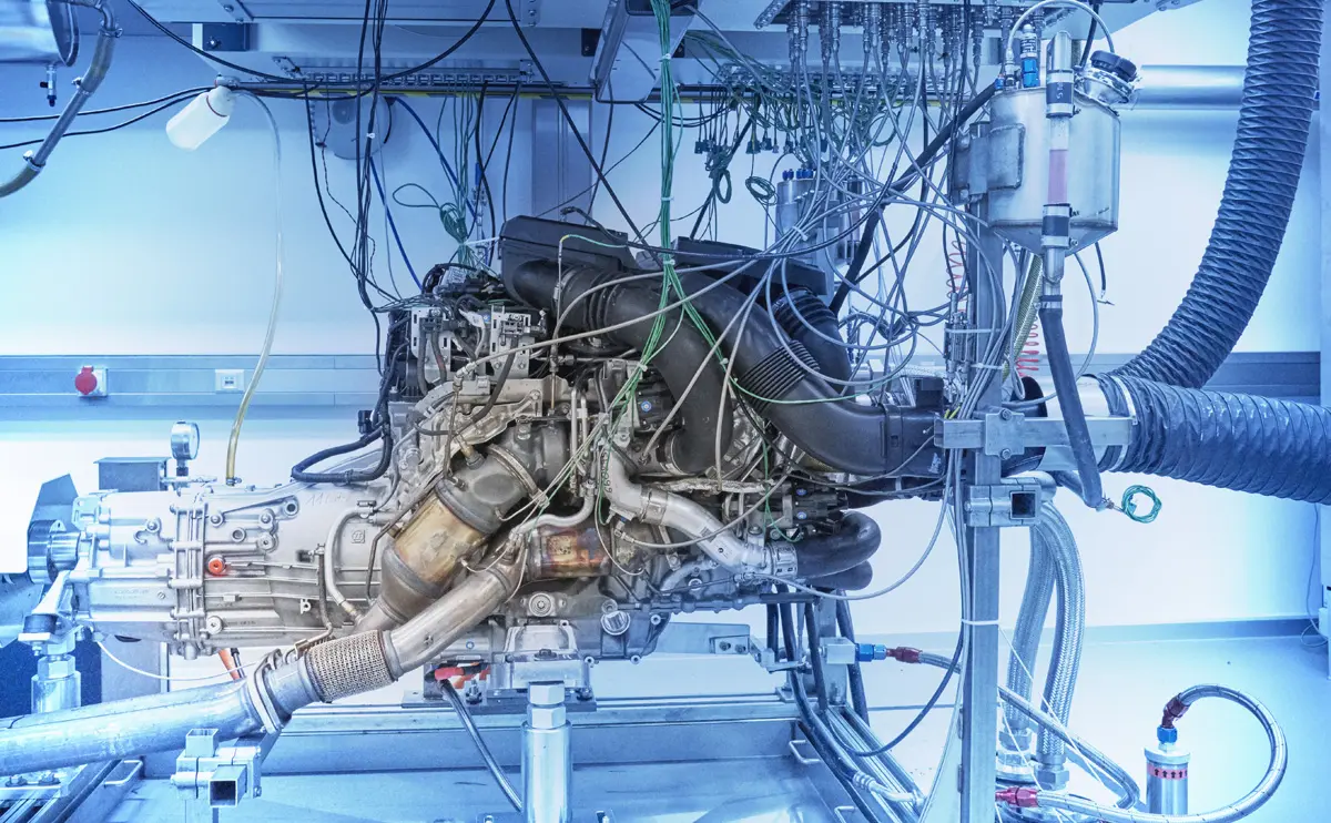 BMWが考案した新しい点火システム「M イグナイト」のテスト風景