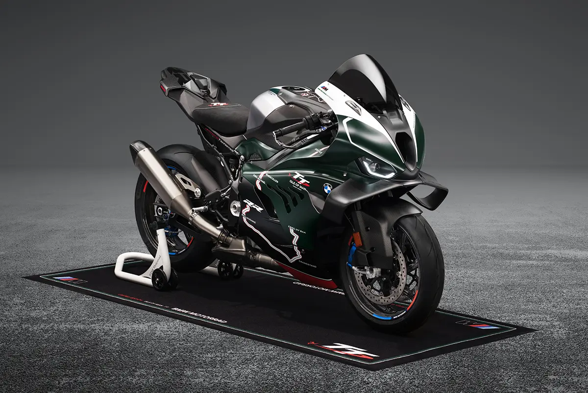 BMWの限定バイク、M RR アイル・オブ・マン「TT」のフロント