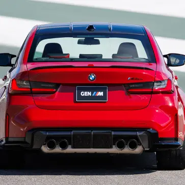 BMW M3 CS「MT採用の限定モデル」～エクステリア（レッド、静止、リア）