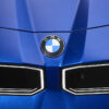 BMW i3（ブルー）のフロントとエンブレム