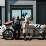 ヒストリックレースを走るブガッティ タイプ35（ホワイト）