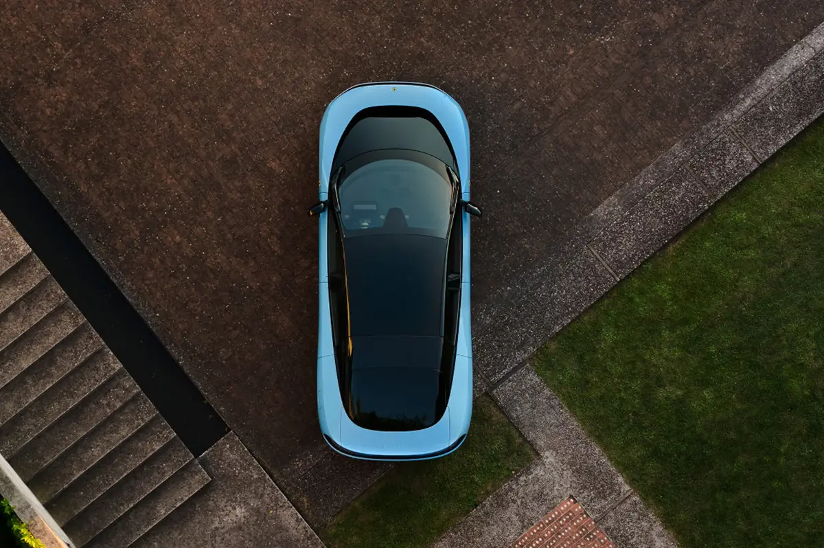 フェラーリのEV、ルーチェのエクステリア〜俯瞰図