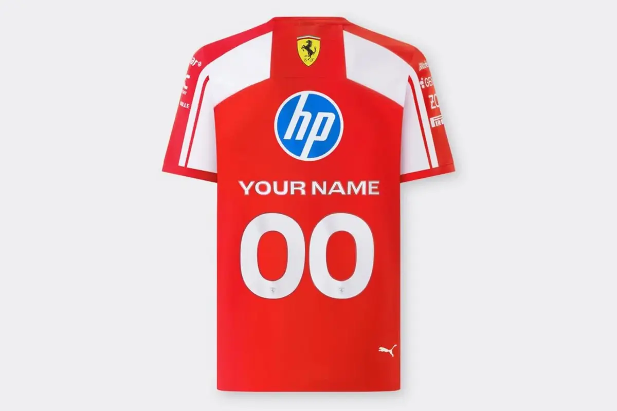 フェラーリのTシャツ