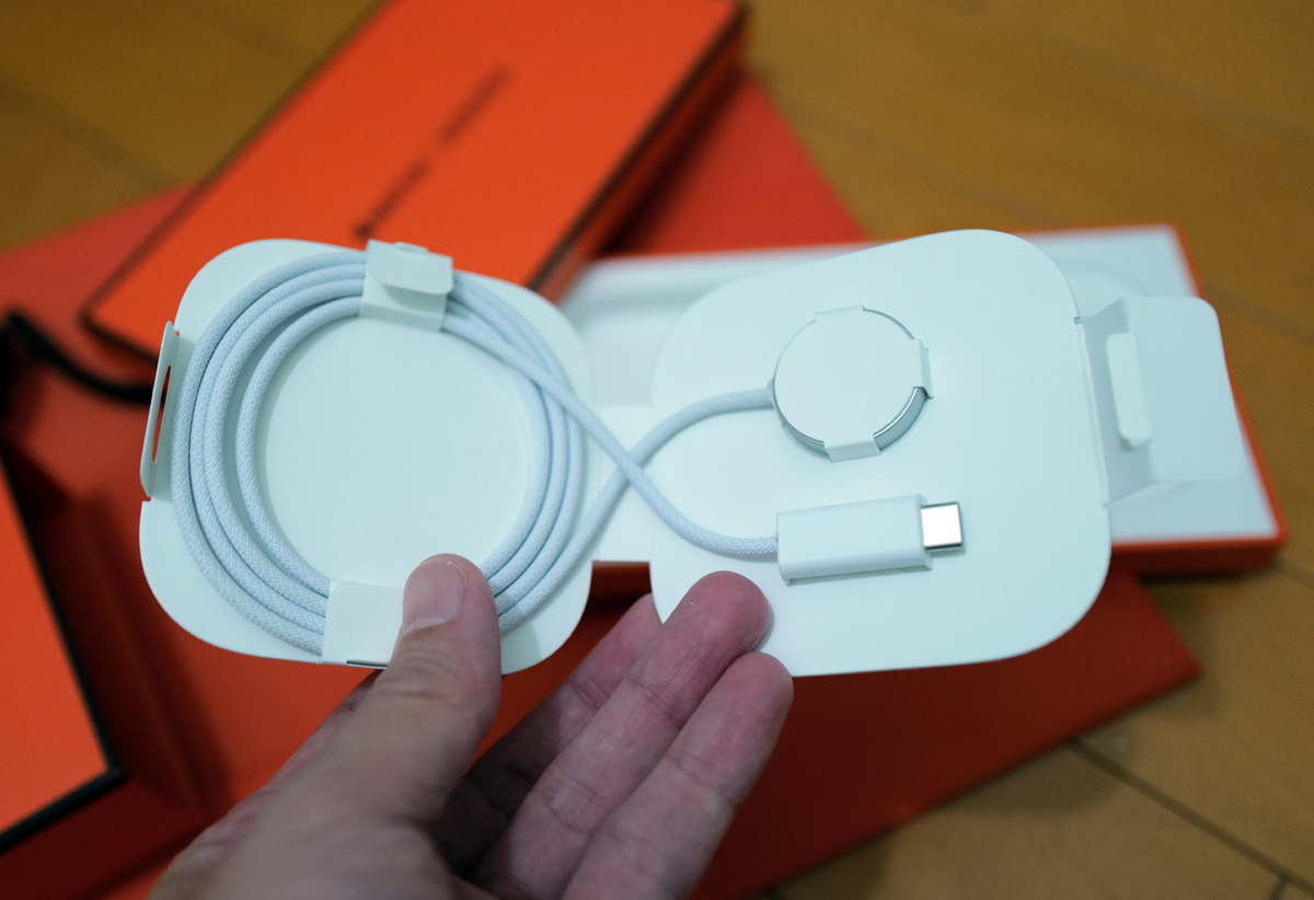 アップルウォッチエルメスの付属品〜充電ケーブル