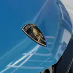 ランボルギーニ ウルスSEのフロント（ブルー）