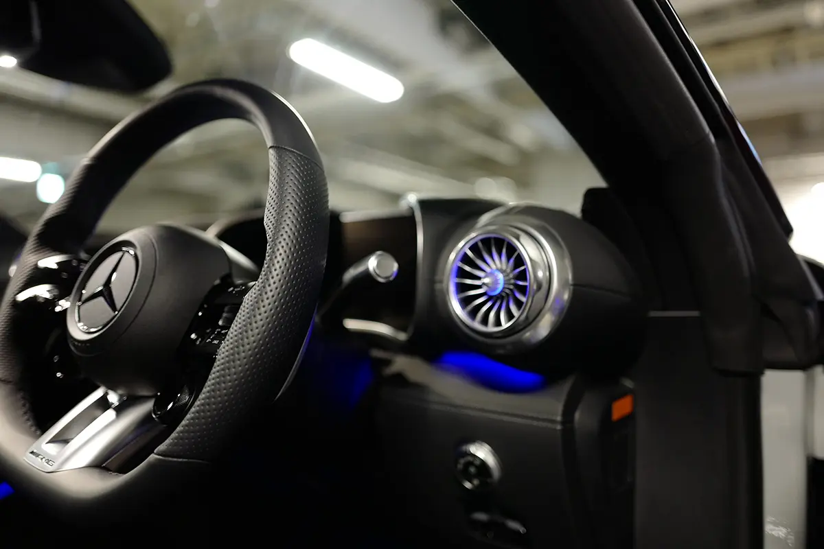 メルセデスAMG SLのインテリア（ステアリングホイール）