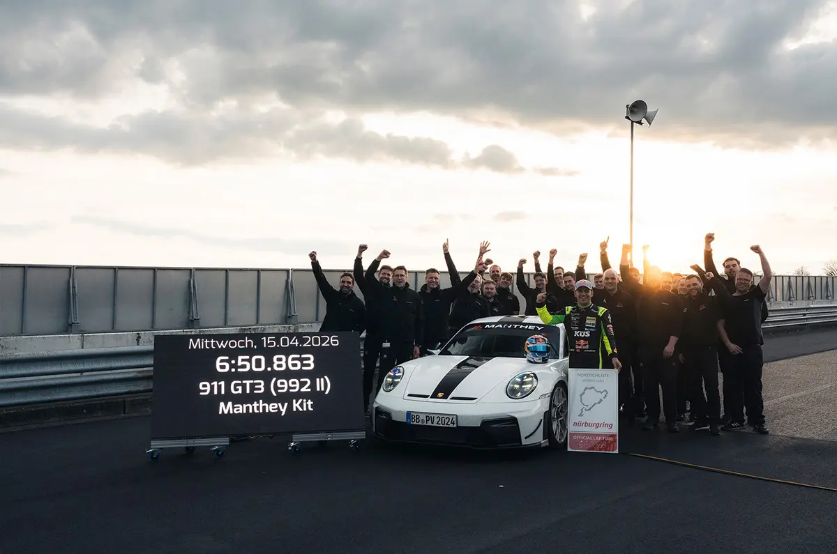 ニュルブルクリンクにて、マンタイキットを装着し「記録を達成した」ポルシェ911 GT3