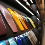 ロールス・ロイス大阪ショールームの2F（カラーサンプル）