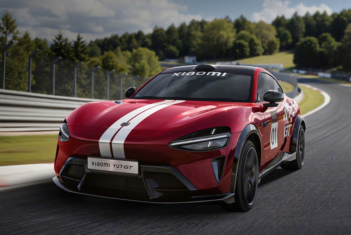 シャオミYU7 GT(レッド)~ニュルブルクリンクにて