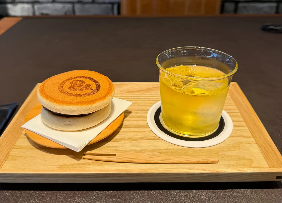 ベルアンドロスの「どらやき」とお茶