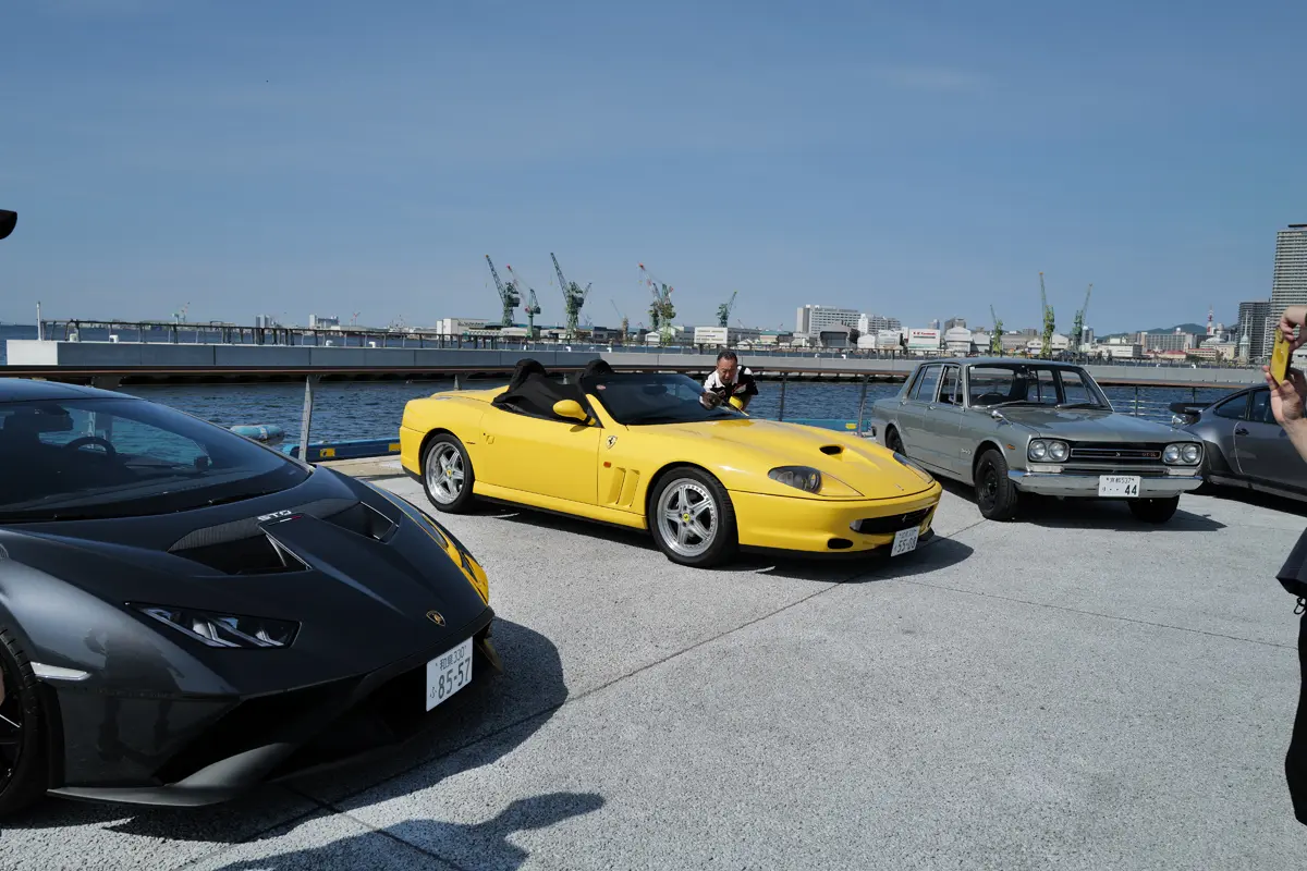 イエローのフェラーリ550バルケッタ。