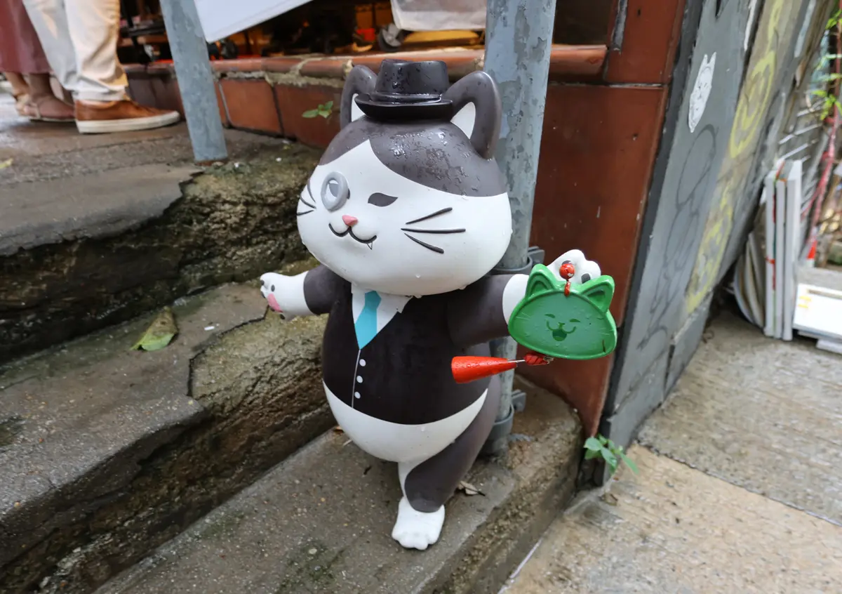 香港（セントラル）の風景〜猫の置物