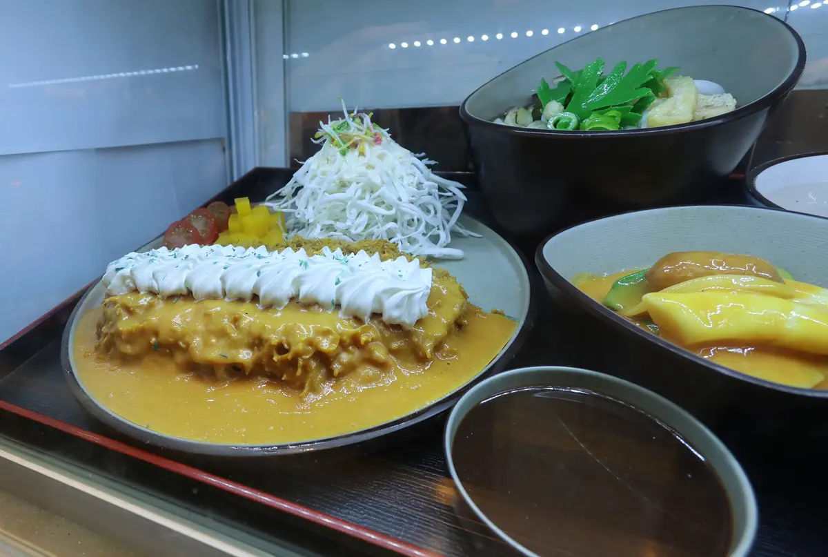 香港（セントラル）の風景〜カツカレー
