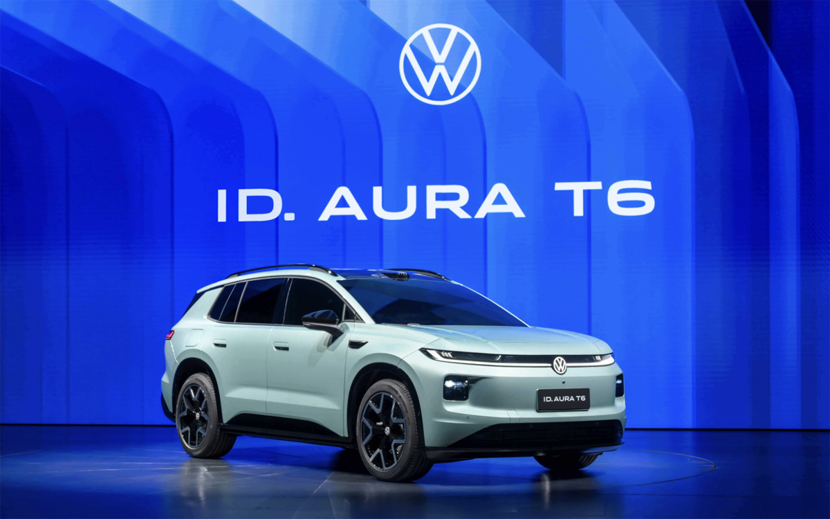 中国・北京にて発表されたフォルクスワーゲン「ID.Aura T6」