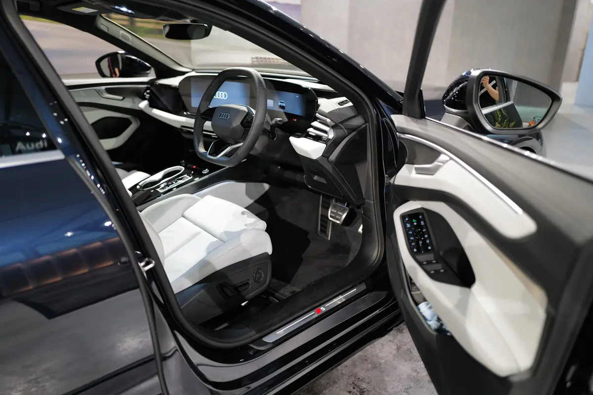 新型アウディA6のインテリア