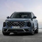 新型アウディQ7のフロント（静止、グレー）