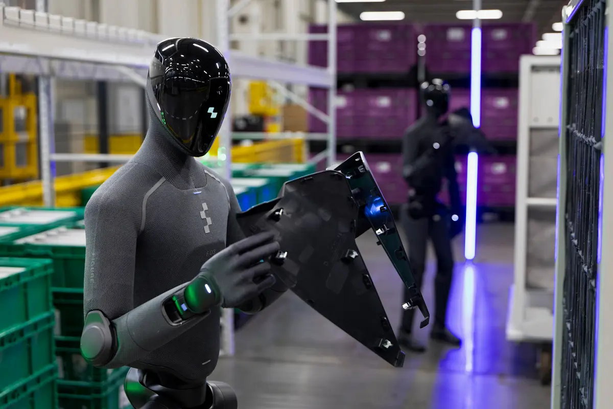 BMWの工場で導入されるAIロボット、フィギュア03の作業風景