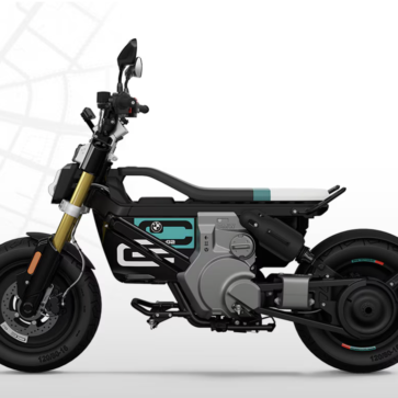 BMWの電動バイク、CE02の全景（サイド）