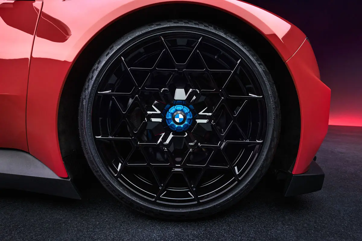BMW M コンセプト・ノイエ・クラッセ（レッド）のホイール