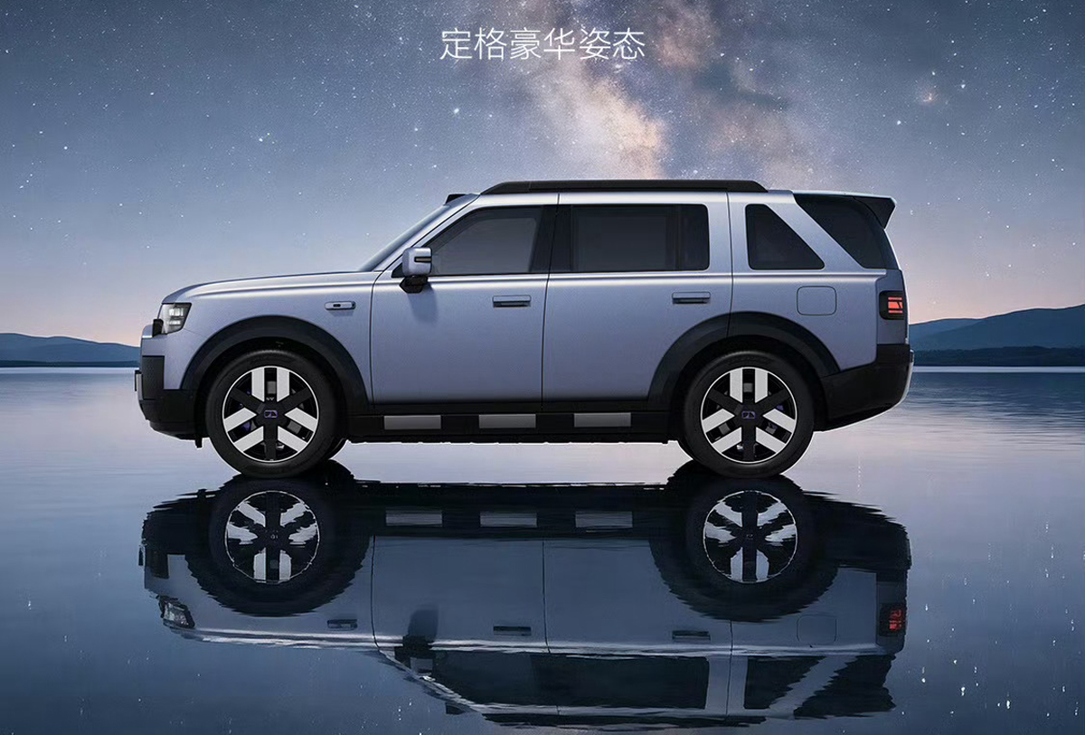 奇瑞汽車とジャガー・ランドローバー(JLR)との共同開発によるフリーランダー8(サイド)