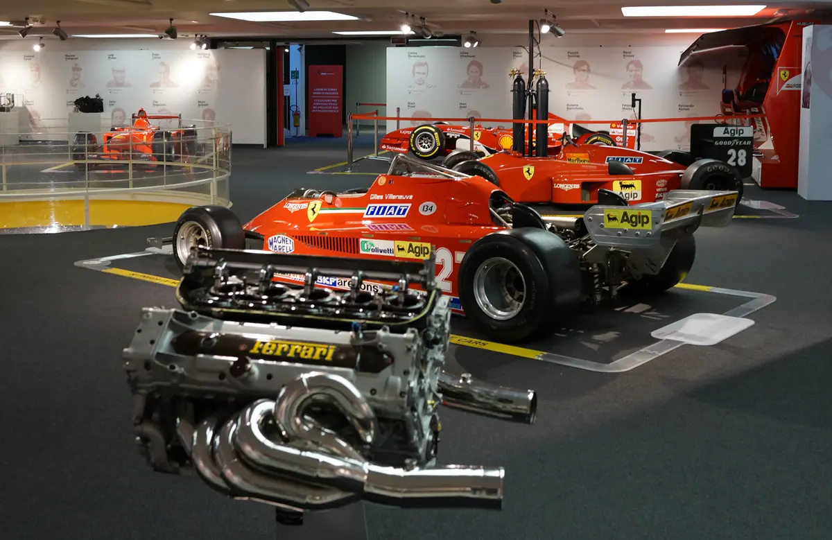 フェラーリのエンジンとF1マシン