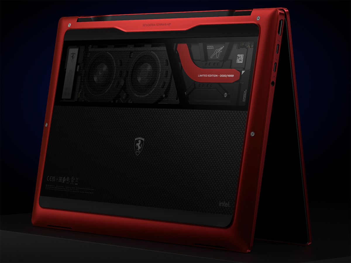 フェラーリとHPとの共同開発によるノートPC（底面）