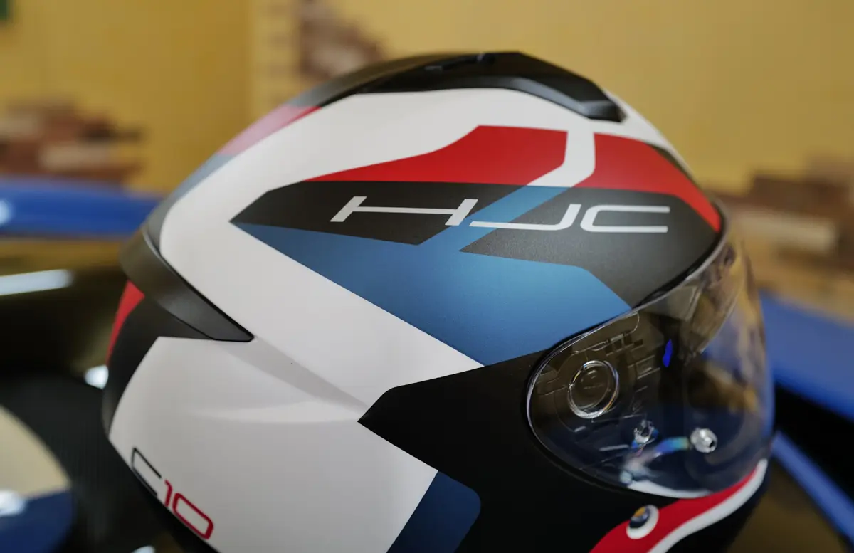 HJCのフルフェイスヘルメット「C10」〜上部