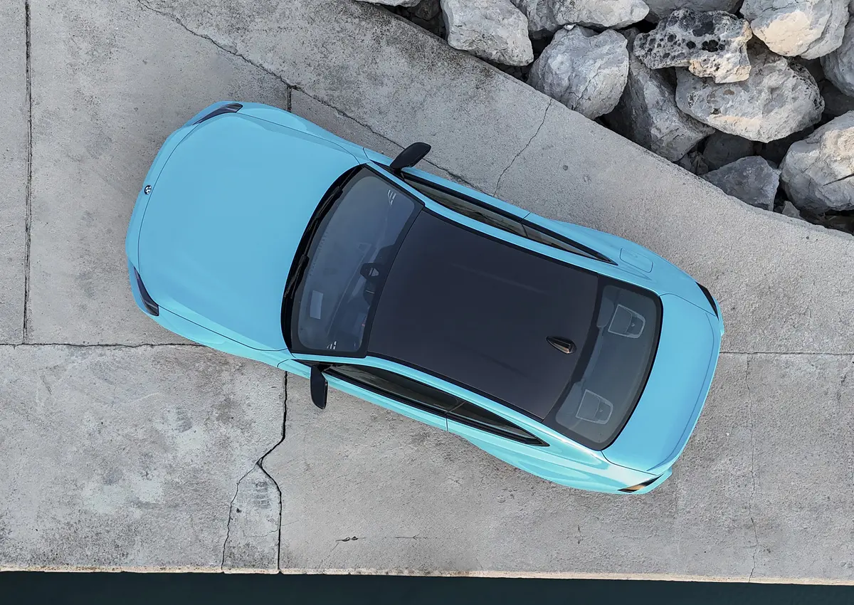 BMW M2 xDriveのエクステリア（俯瞰図）