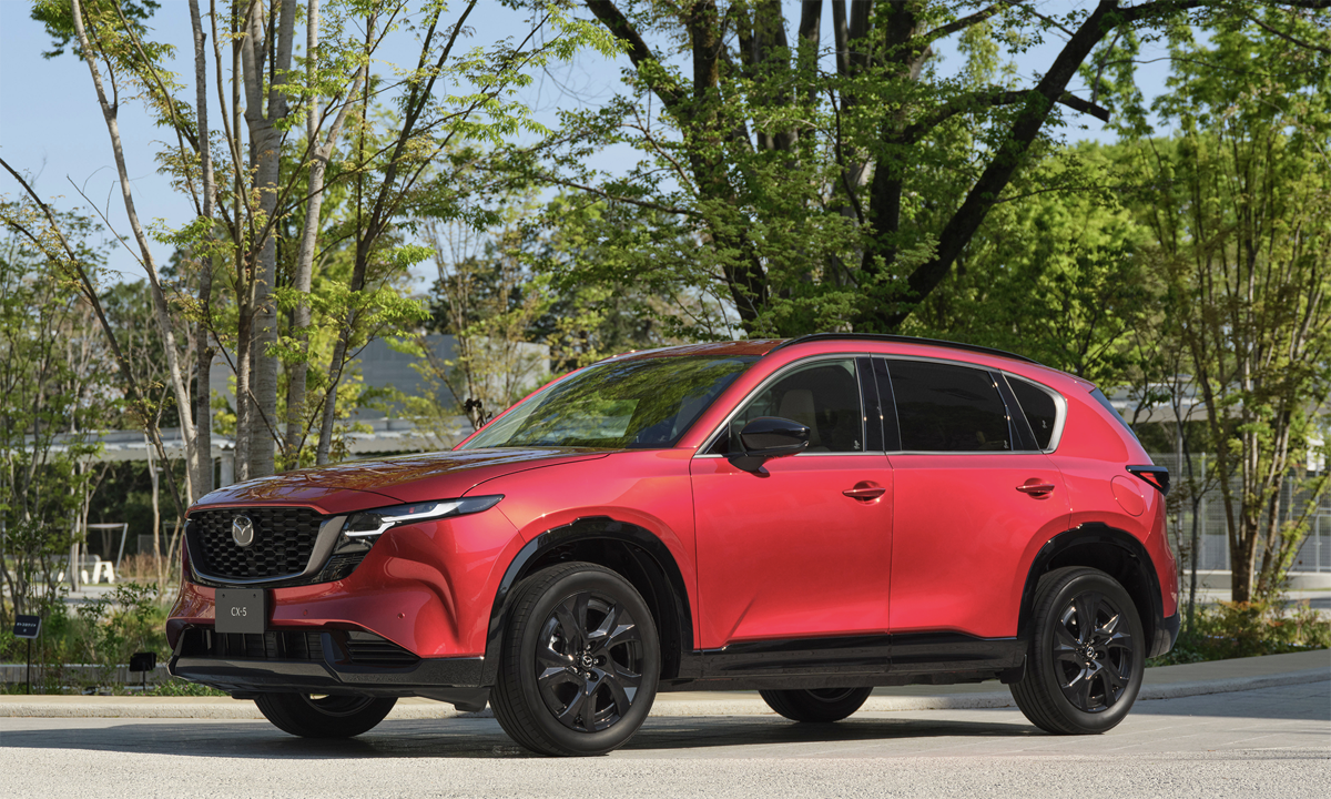 レッドのマツダCX-5