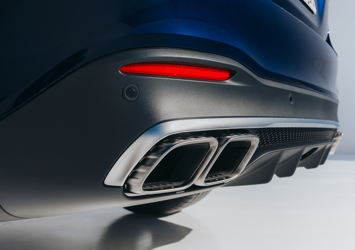 新型メルセデスAMG GLE 63（SUV、ブルー）〜テールパイプ