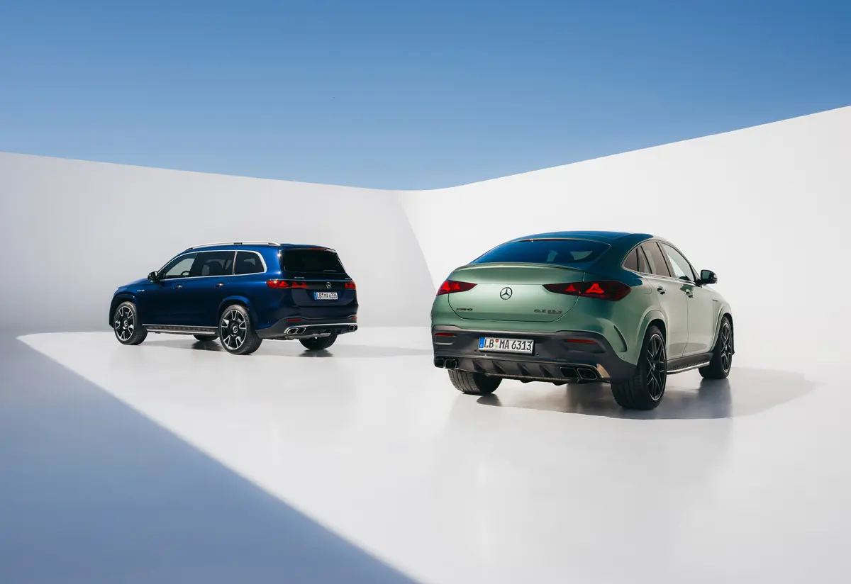 新型メルセデスAMG GLE 63S（クーペ、グリーン）、GLE63（SUV、ブルー）
