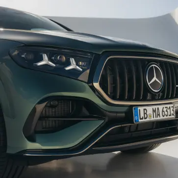 新型メルセデスAMG GLE 63S（クーペ、グリーン）〜フロントグリル