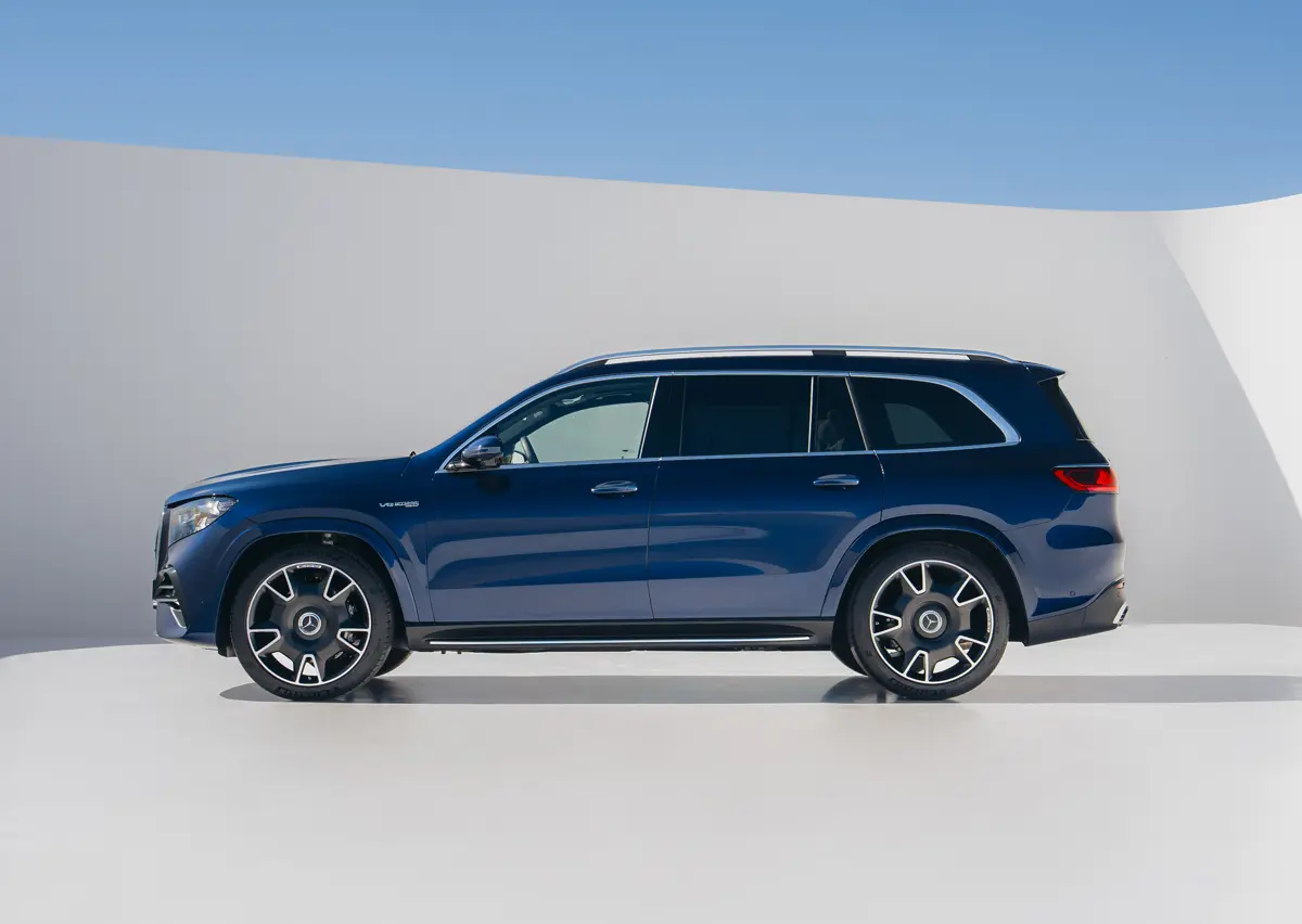 新型メルセデスAMG GLE 63（SUV、ブルー）〜サイド