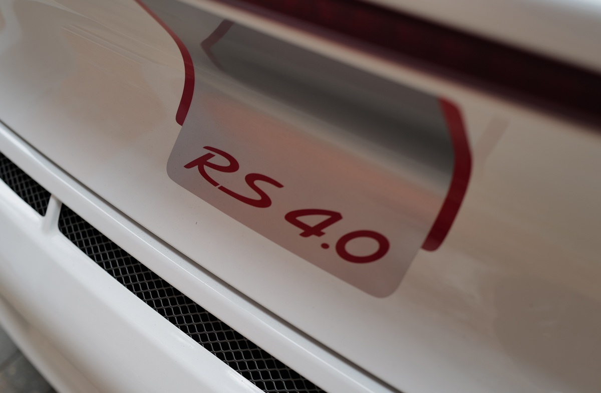 ポルシェ911 GT3 RS 4.0のリア（ロゴ）
