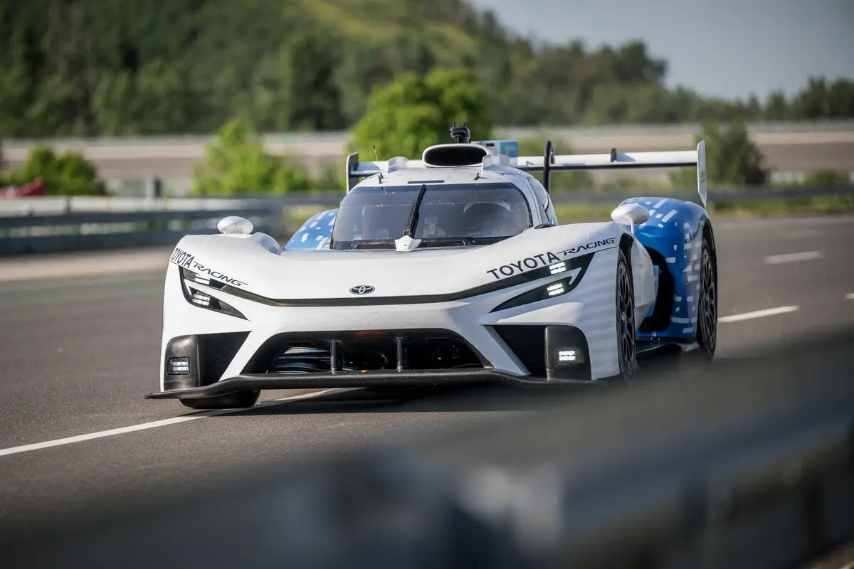 トヨタ・レーシング「TR LH2 Racing Prototype」〜フロント